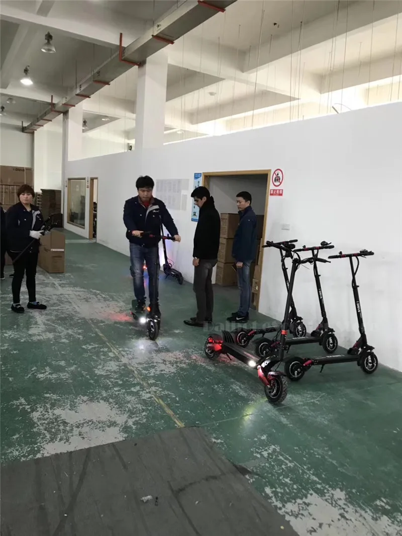 Daibot Off Road Electric Scooter 2 Wheel Electric Scooters Double Drive 1000W 10 inch 52V 65KMH Adult Electric Kick Scooter (25)