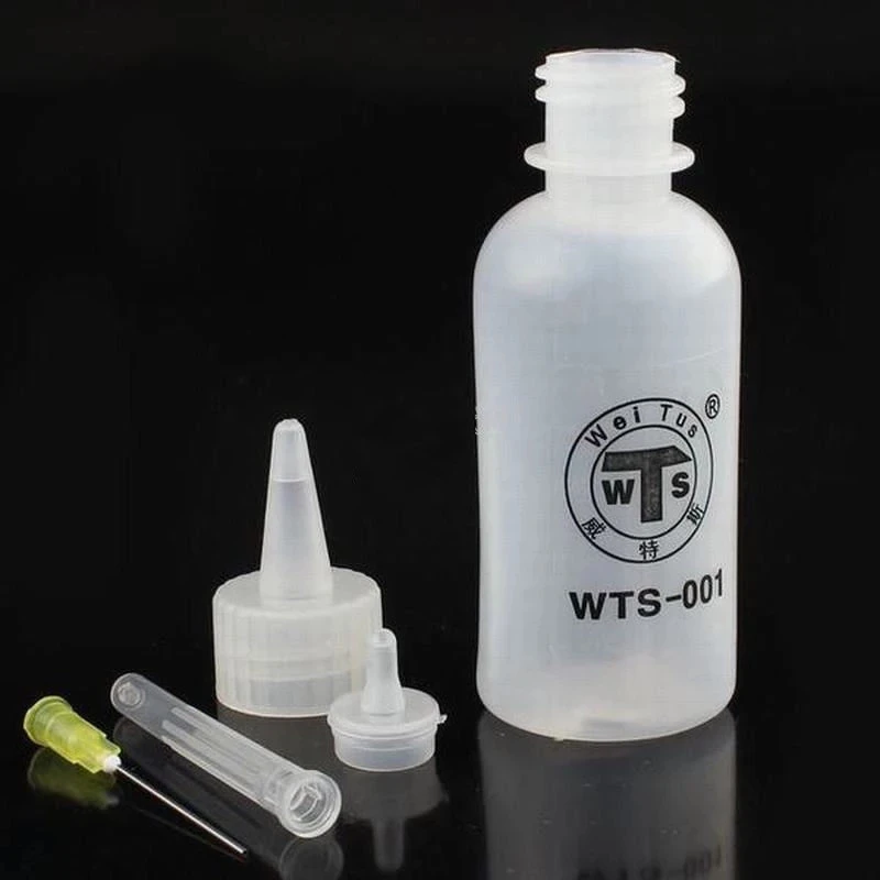 Soldering Station Mat Soldering Propulsion Tool Soldering Flux Paste Liquid Dispenser Soldering Lug Soldering Piece Soldering Cleaning Clear Liquid Flux Plastic Hand Bottle Needle Tip Alcohol Oil Dispenser Cleaner DIY Repair WTS-001 50ml