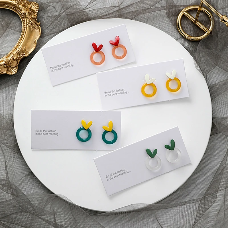 

Fashion Transparent Round Acrylic Love Stud Earrings Cute Girl Candy Color Contrast Atmosphere Edition Geometric Earrings