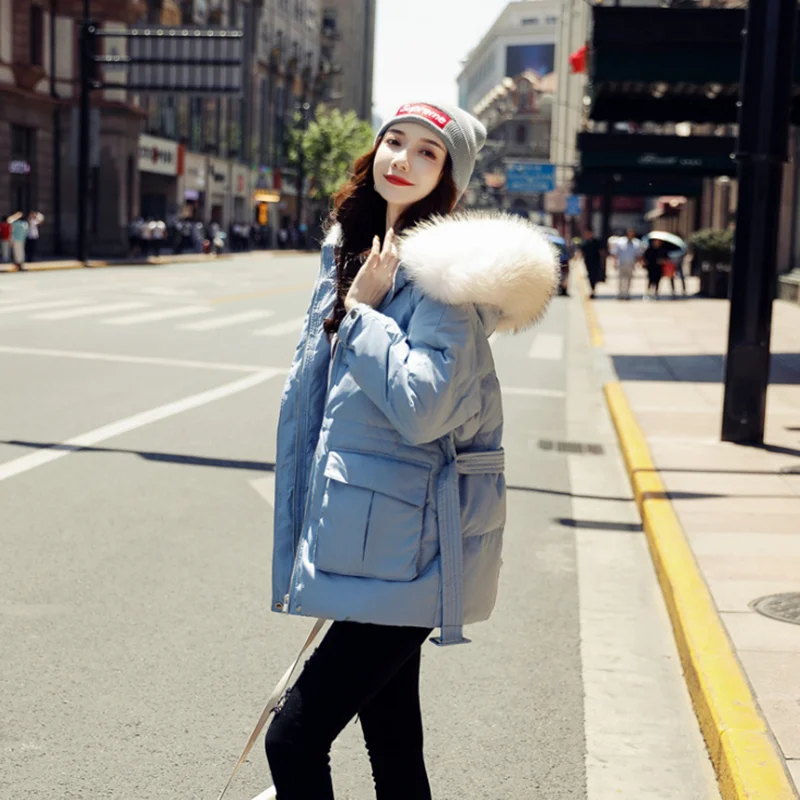 Женское зимнее короткое пальто на белом утином пуху с капюшоном | Женская одежда