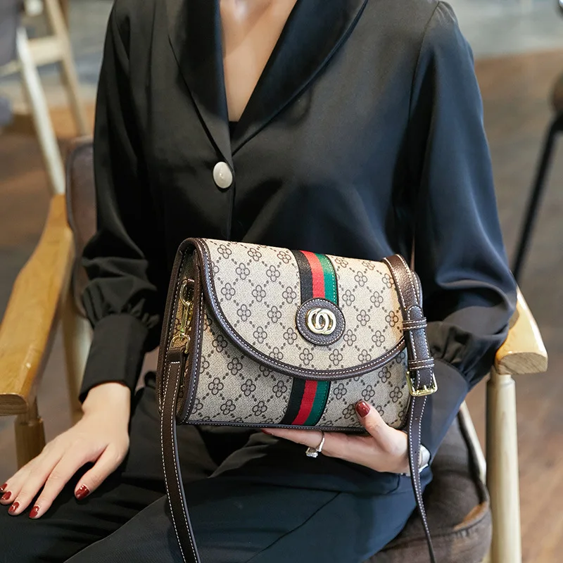 Female Bag Messenger Bag 2021 Spring and Summer New Female Bag Niche Design Fashion Envelope Bag Luxury Net Red Shoulder Bag