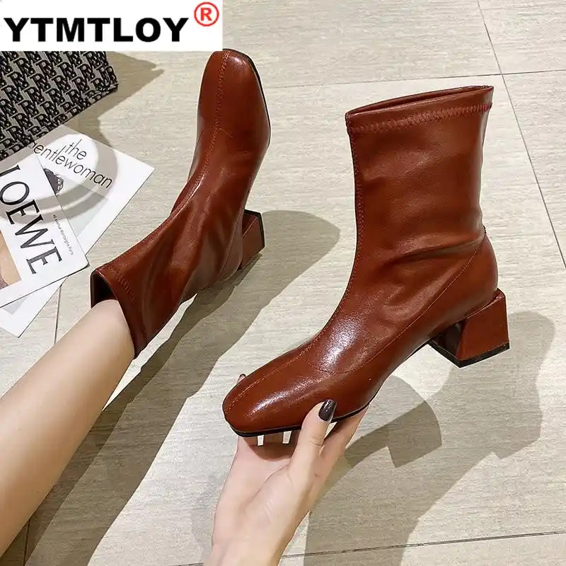 solid round toe heeled boots