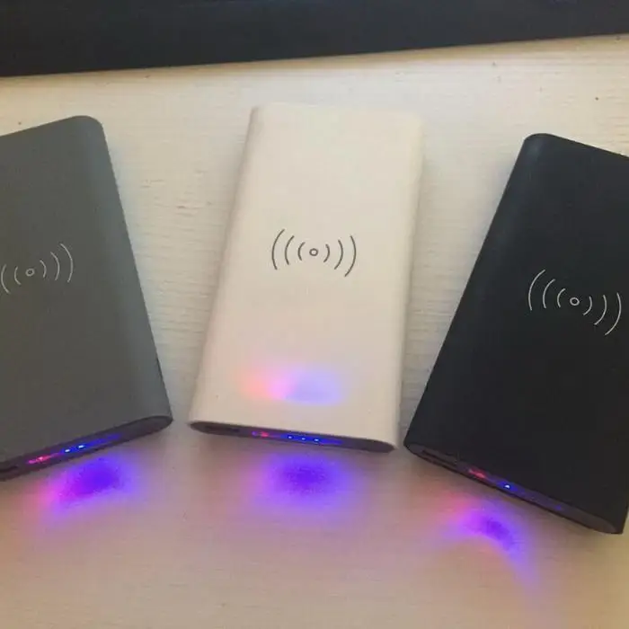 Qi Wireless Charger Power Bank Mobile Phone External Battery DC 5V-2A(MAX) DC 5V-2A powerbank Charger Plastic