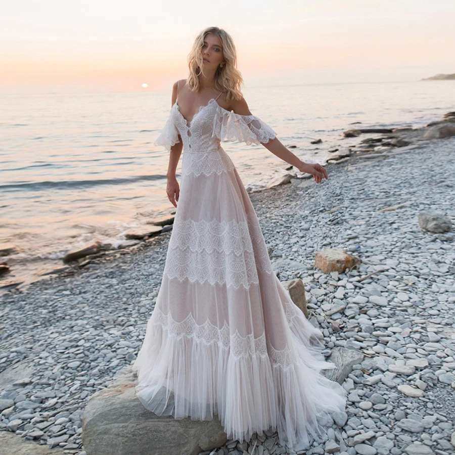 Spaghettibandjes Bohemian Boho Beach Trouwjurken Naakt Champagne Off The Shoulder Bridal Jurken Vestidos De Renda