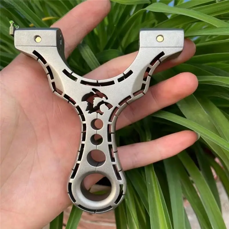 

Outdoor Shooting Tool High quality Hunting Catapult TC21-Titanium alloy Material Carved design With flat rubber band Slingshot