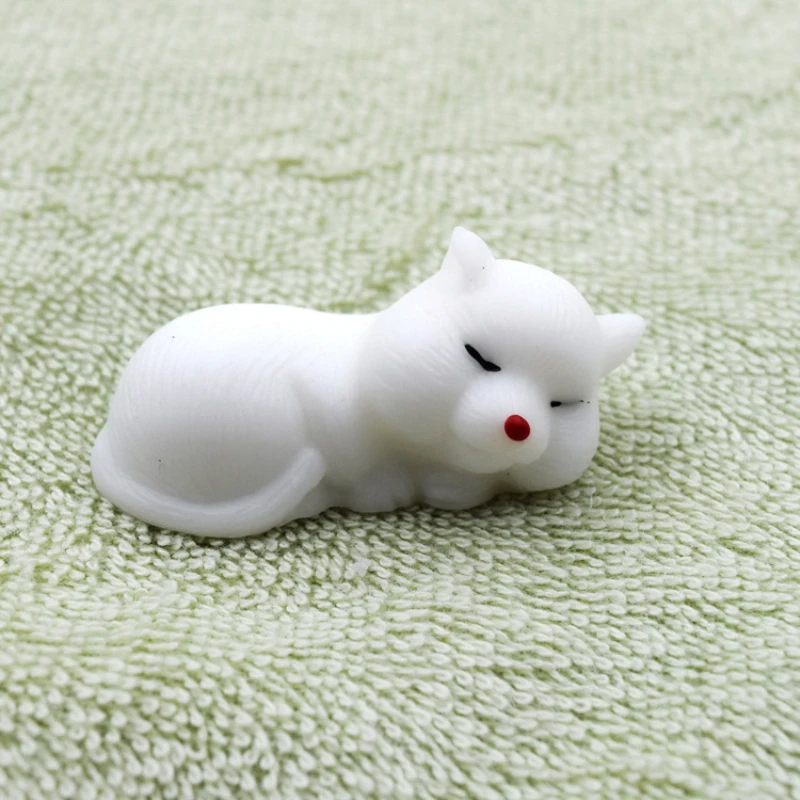 1PC Creative Cat Toy Many Cute Animals Pet Cat Toys Extrusion Plastic Cartoon Dog Toy Interactive Puppy Toy Pet Supplies pet Toy