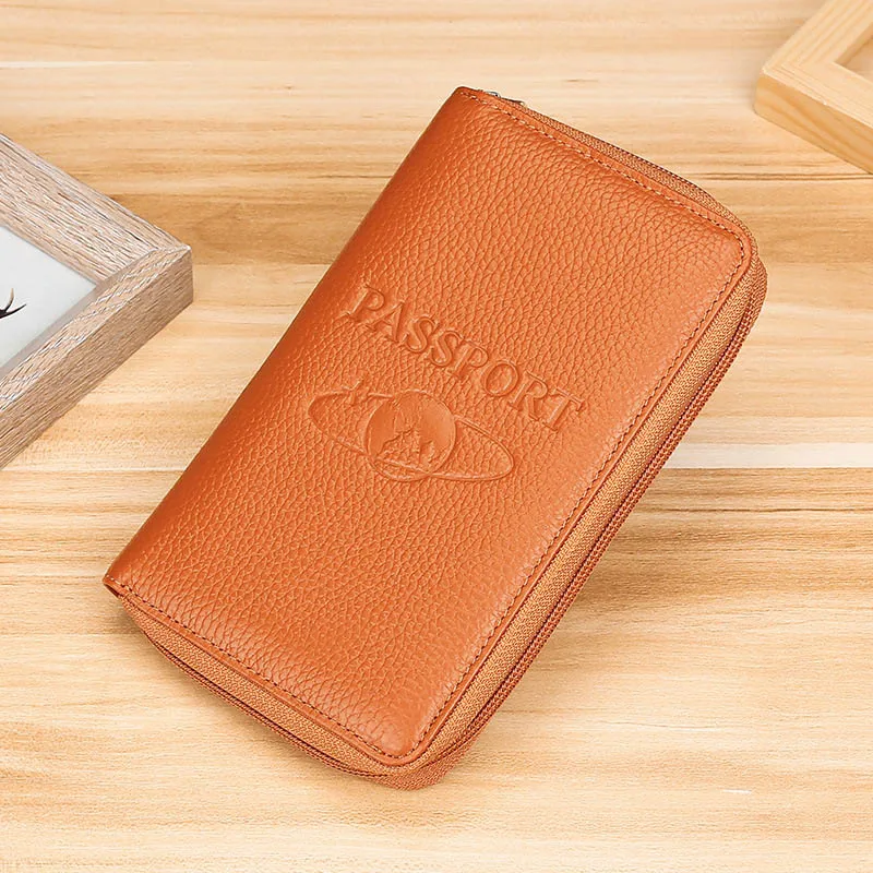 LIGHT BROWN Индивидуальный Держатель для паспорта гравировка имя планета земли шаблон паспорт Чехол держатель для карт натуральная кожа Органайзер для билетов - Цвет: LIGHT BROWN