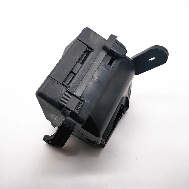 Suitable for Peugeot 206 206CC 207 Citroen C2 Checking Stand And Fuse Box Cover 6556Z1 6556KZ BSM protection board Seat car fuse box cover