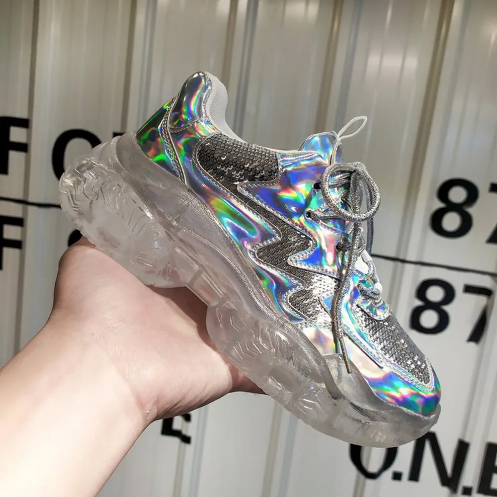 HEFLASHOR/; женские кроссовки; кроссовки на платформе с прозрачным каблуком; блестящие флуоресцентные голографические кроссовки для папы; обувь из вулканизированной кожи
