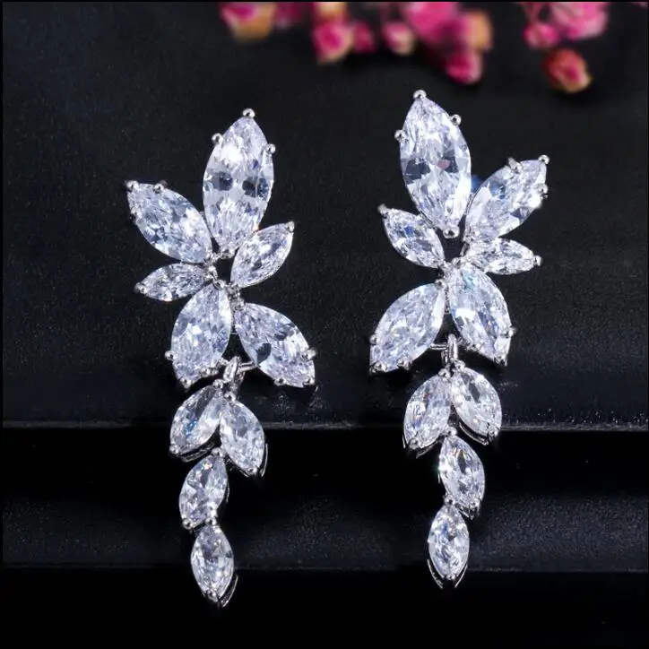

Fashion AAA Cubic Zirconia Flower Drop Earrings for Women Luxury Crystal Leaf Bridal Wedding Party Jewelry Wholesale KE67