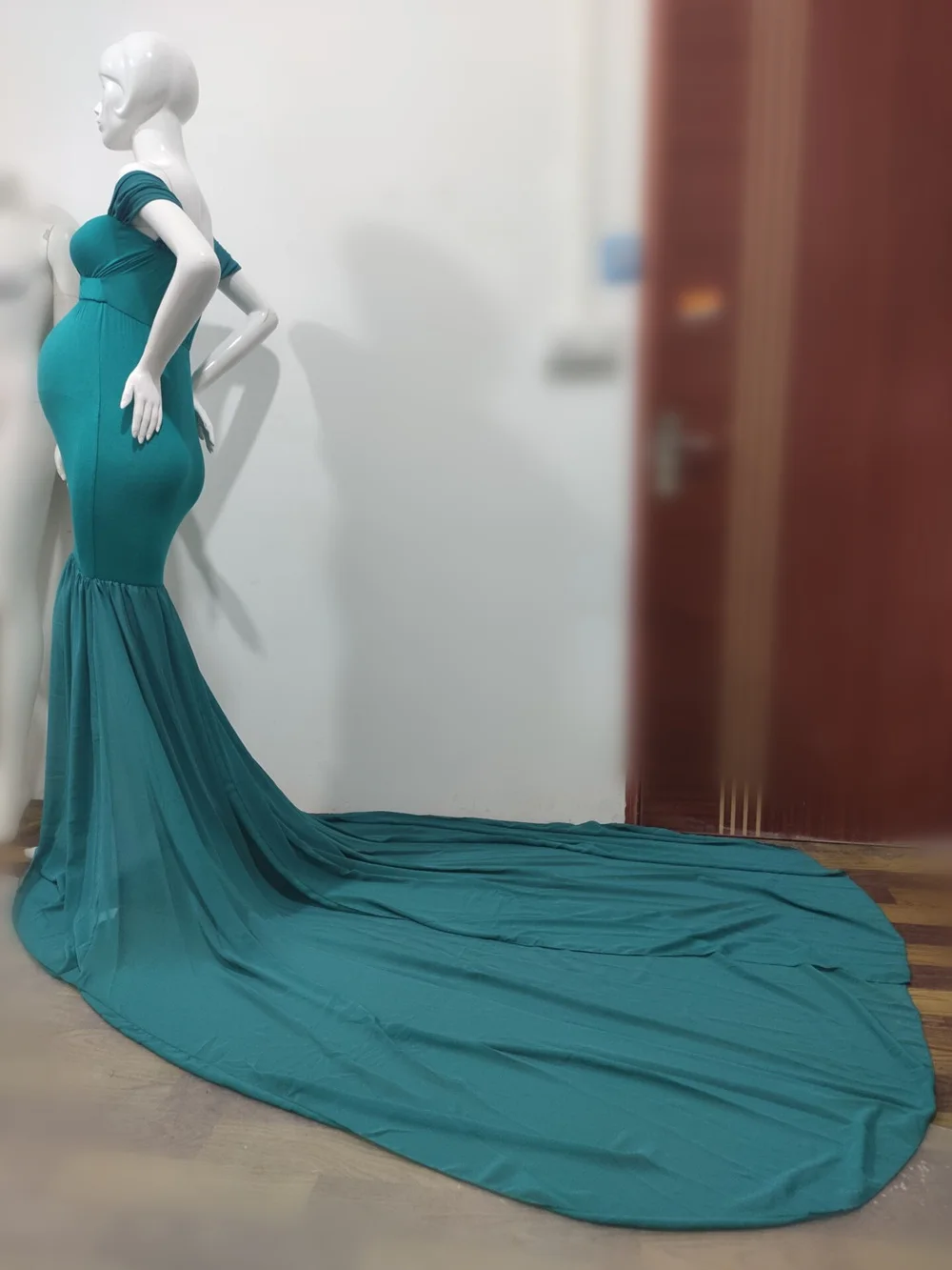 2019 Sexy Maternity Dresses Photography Props Off Shoulder Women Pregnancy Dress For Photo Shooting New Tail Maxi Maternity Gown (2)