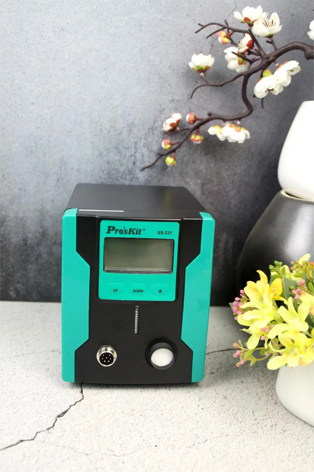 US $120.60 ProsKit SS331H ESD LCD Digital Electric Desoldering Pump BGA Desoldering Suction Vacuum Solder Sucker Gun Auto sleep