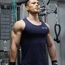 Новинка, стильный летний дышащий спортивный жилет для фитнеса, Мужская облегающая футболка без рукавов для фитнеса