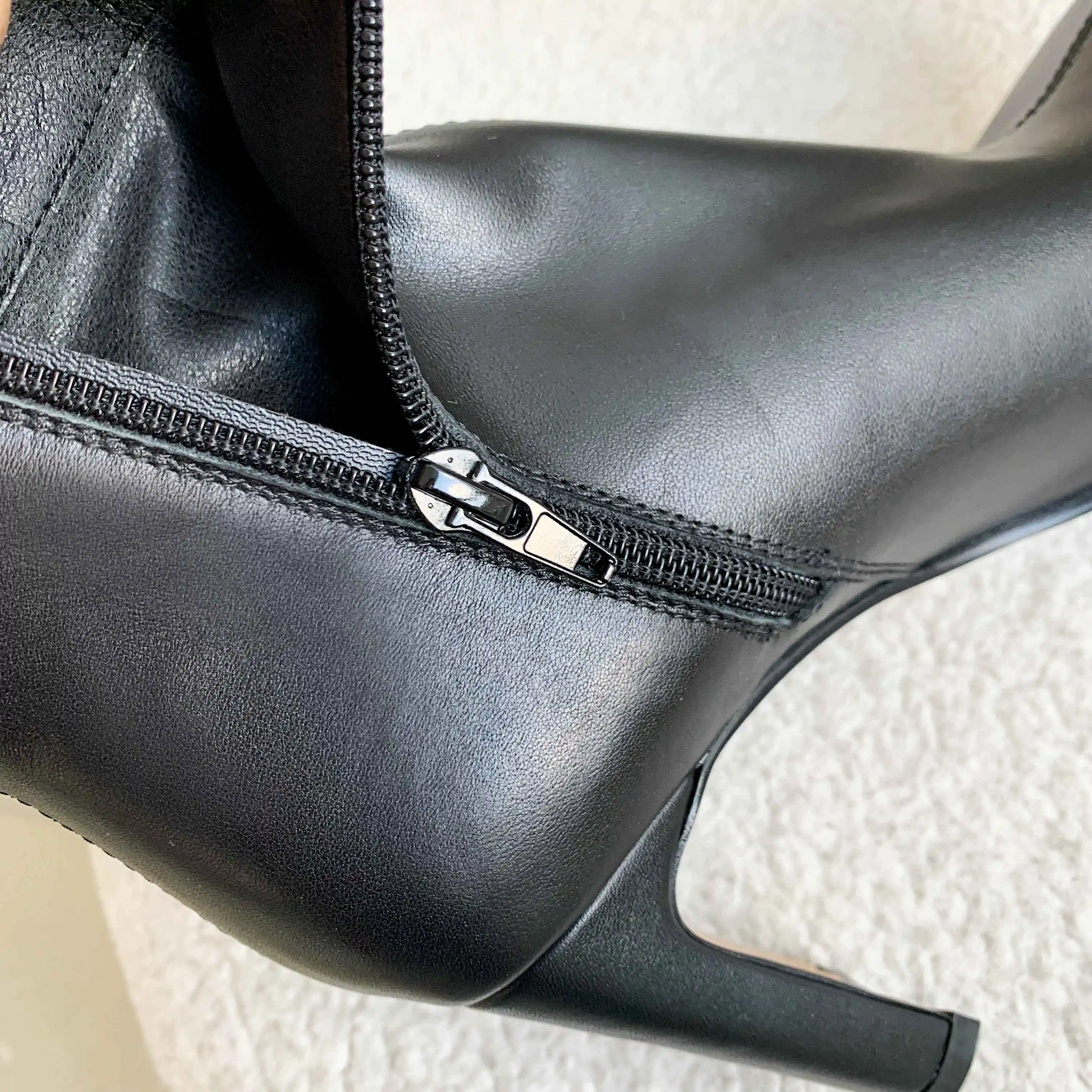 Krazing pot Chelsea boots real leather stone pattern high street fashion square toe thick high heel zip gorgeous ankle boots L61
