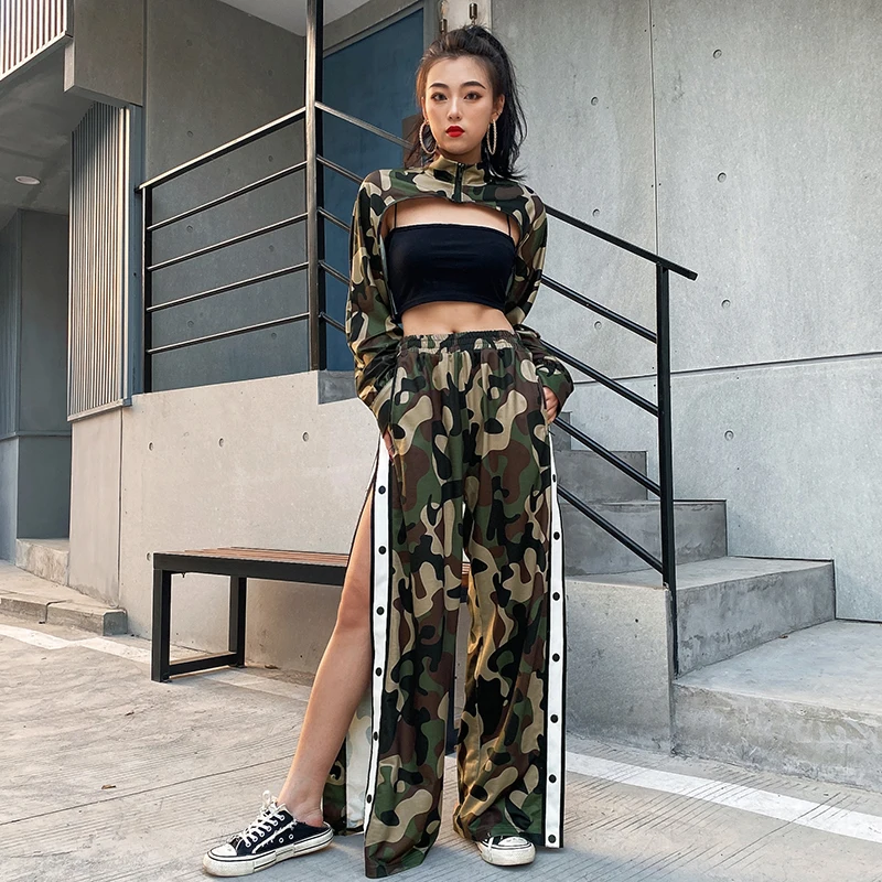 Sweetown, модная повседневная камуфляжная Женская одежда для бега, спортивные штаны, с пуговицами сбоку, мешковатые прямые брюки-карго, уличная одежда