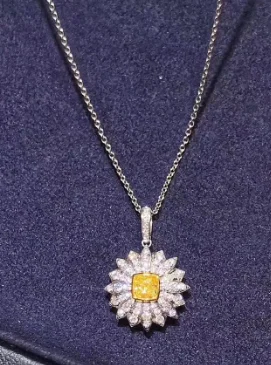 

YTF1317 Full Gem Star Pendant Necklace Valentine Eye Zircon Item Round Female