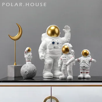 

European Astronaut Statue Home Character Sculpture Cosmonaut Hero Office Decor Miniatures Model Creative Figure Figurines Crafts
