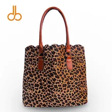 Леопардовая и легкая коричневая ручка сумка с гребнем с заклепками, Гепард зубчатой формы сумка с узором DOM109172