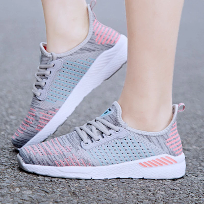 

2019 spring new foreign trade sports shoes, breathable flying woven running shoes, lightweight casual men and women shoes, cross