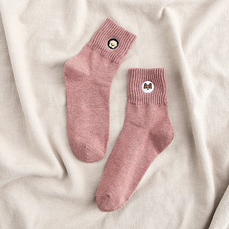 Женские носки Осень Новые Креативные носки персональная вышивка мультфильм дышащий дезодорант удобные носки для женщин - Цвет: Розовый