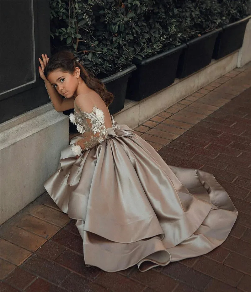 

Vintage Flower Girls Dresses Sheer Neck Long Sleeve Hand Made Flowers Kids Formal Wear Hi Lo Satin Girl Dress For Wedding