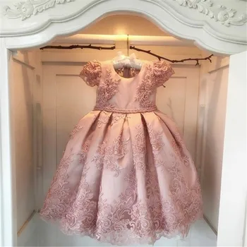 

Pink Flower Girl Dresses For Party Lace Applique Bow Decoration Birthday Party Cap Sleeves Gown First Holy Communion Dress