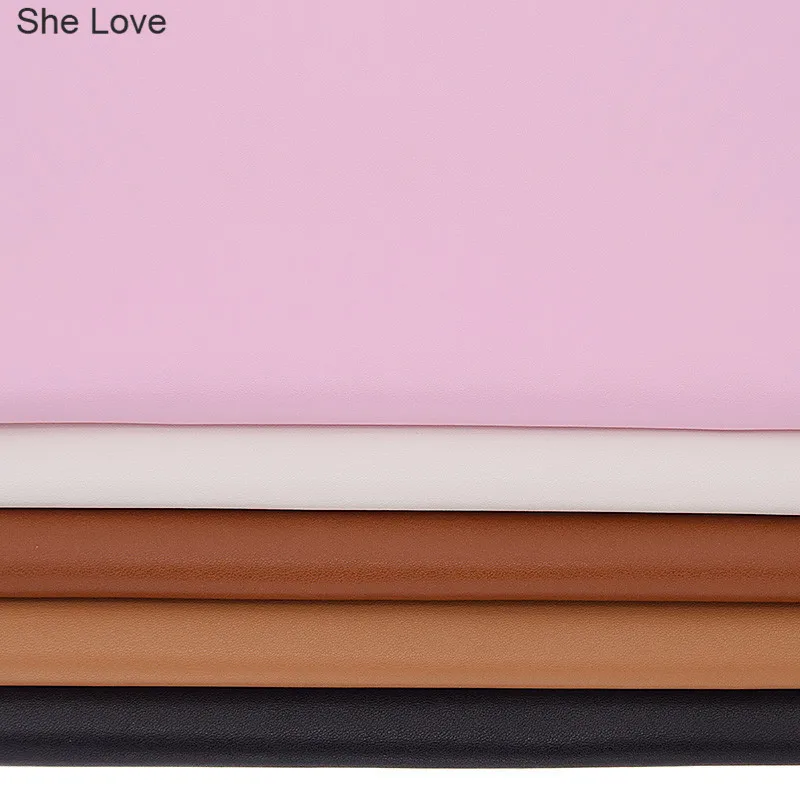 Она любит гладкую синтетическую ткань из искусственной кожи DIY швейный материал