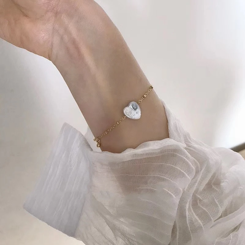 SRCOI браслет в форме сердца из пресноводного жемчуга, металлический золотой цвет, новинка, богемные модные браслеты с подвесками для женщин, вечерние ювелирные изделия