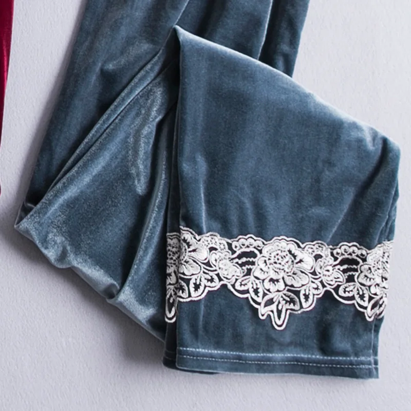 11988938125_681851092