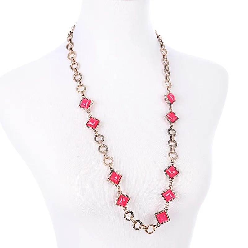 

Vintage multi-layer red square ladies necklace