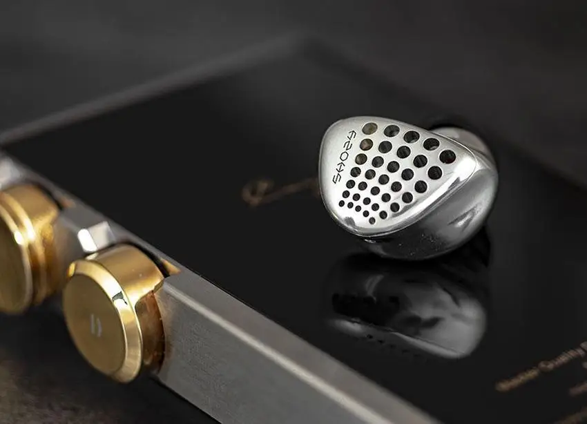 Shozy Black Hole Metal Dynamic Detachable Hifi