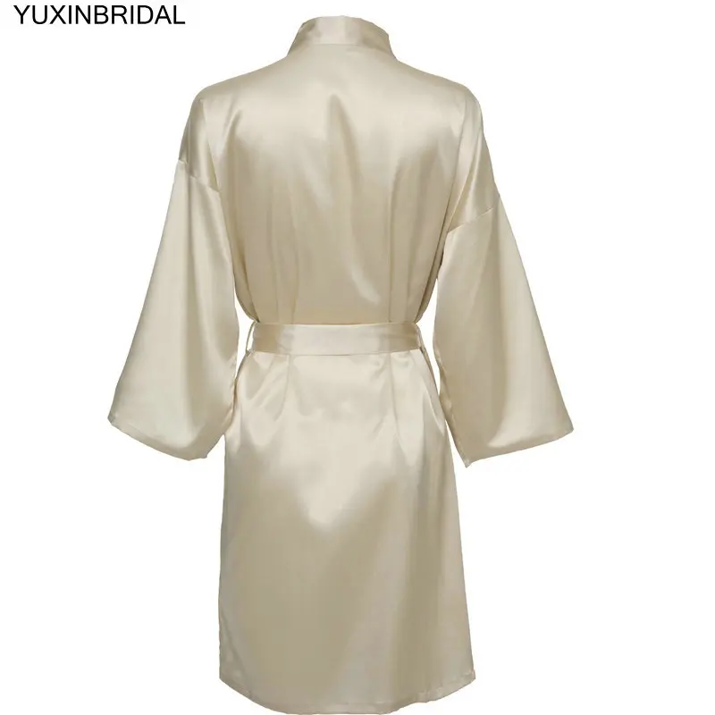 YUXNBRIDAL Атласный халат для невесты, Свадебный банный халат, одежда для невесты, Свадебный Однотонный женский халат до колена - Цвет: Champagne