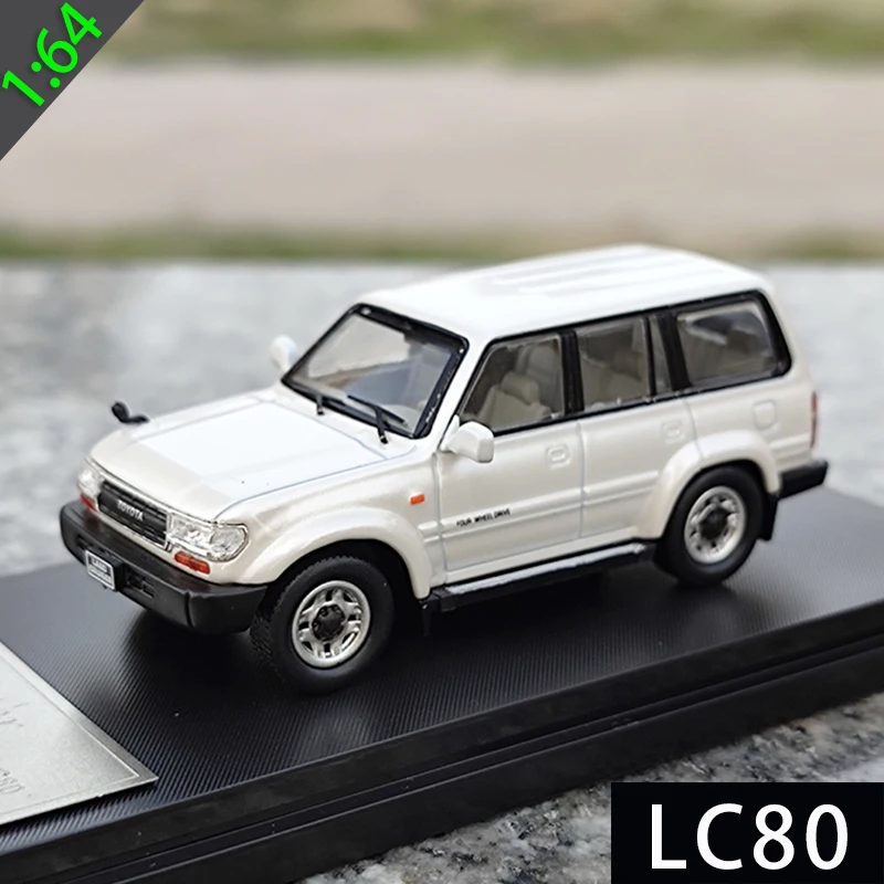 Модель автомобиля под давлением Master 1:64 Toyota Cruiser LC80 игрушка из сплава | Игрушки и