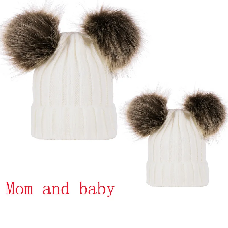Детские шапки для девочек; теплая вязаная шапка для мамы и дочки; Двойные Меховые помпоны; одинаковые детские шапки для всей семьи; зимняя детская вязаная шапочка для новорожденных - Цвет: White Sets