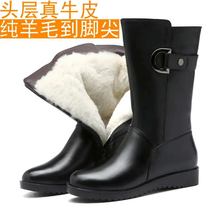 A 110!Wool boots women's mid-tube boots 2020 new winter warm women's cotton boots plus velvet padded non-slip flat boots.