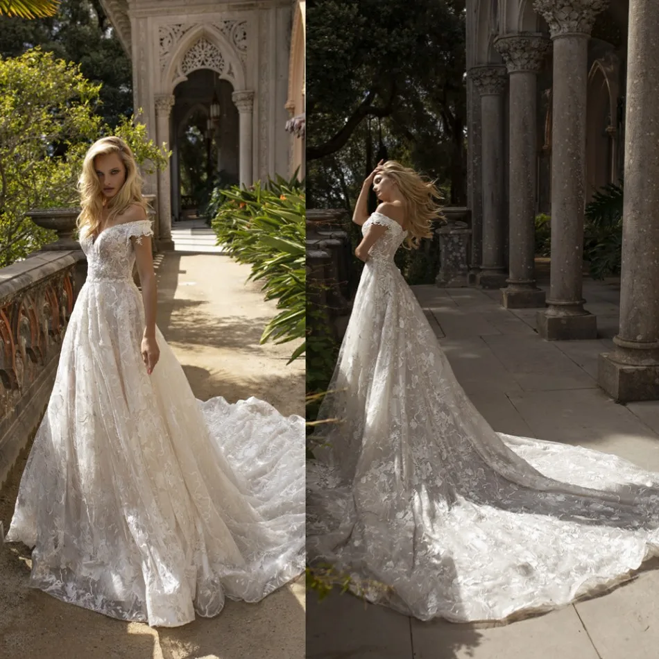 2020 Bohemian Wedding Dresses Off Shoulder Lace Appliques Bridal Gowns Custom Made Backless Sweep Train A Line Dress | Свадьбы и
