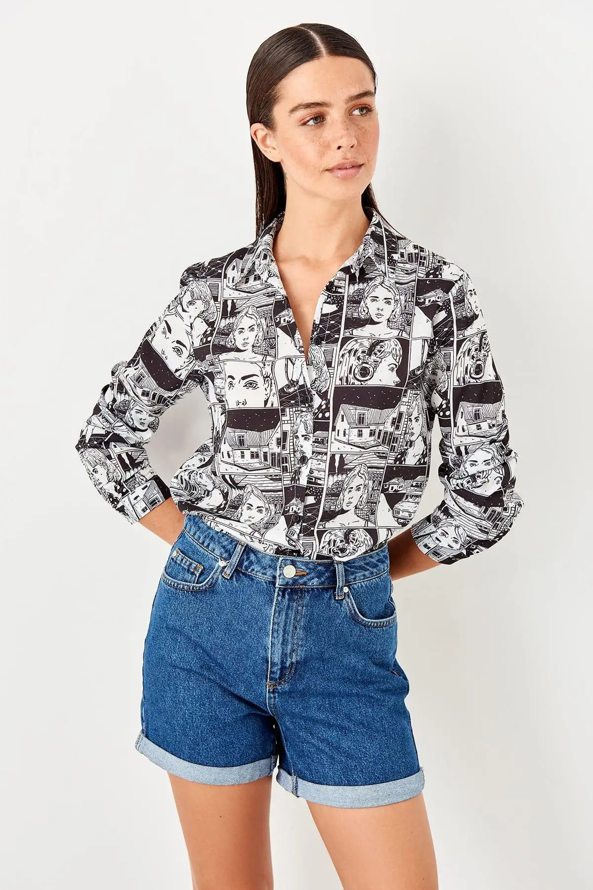 Trendyol черная рубашка с рисунком TWOSS19ST0215