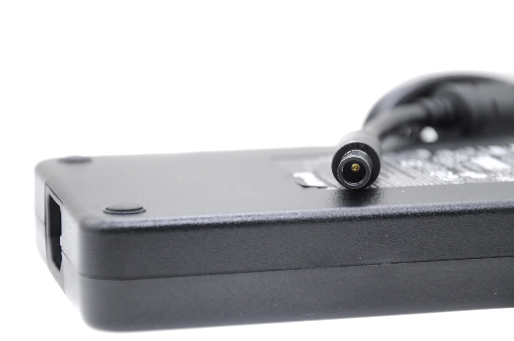 Original 19.5V 12.3A 240W Ac Adapter ForD DELL Alienware M15x M17x Precision 17 7000 R3 PA-9E J211H J938H Y044M 42R4N 450-18934