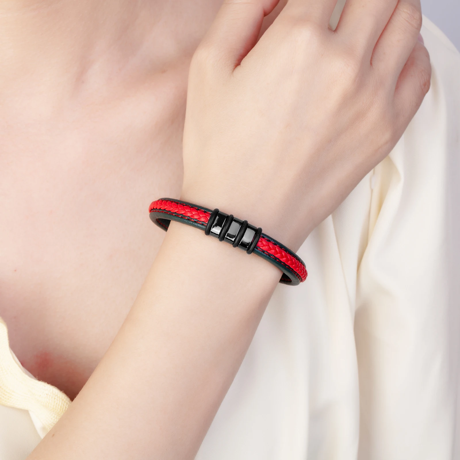 2021 New Interlocking Couple 316L Stainless Steel Charm Bracelet Red Green Leather Rope Men And Women Suitable Classic Bracelet - Image 3