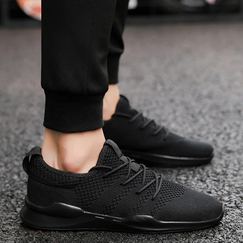 All Black Men Sneakers Casual Summer Breathable Shoes Men Black White Red Light Comfortable Lace-Up Spring Autumn Male Footwear Trainers - Цвет: All Black