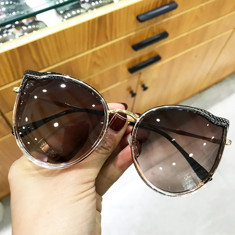 Винтажные Солнцезащитные очки для женщин Роскошные зеркальные солнцезащитные очки Cat Лето брендовые дизайнерские плоские поляризованные солнцезащитные очки с коробкой FML