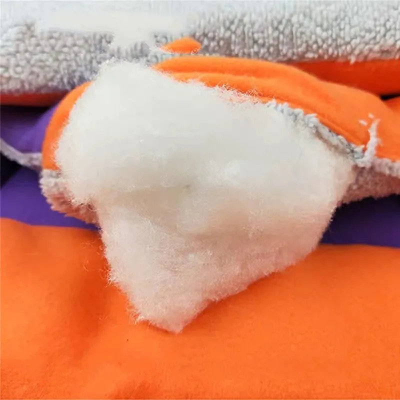 LJF90816629_0403394443017960879