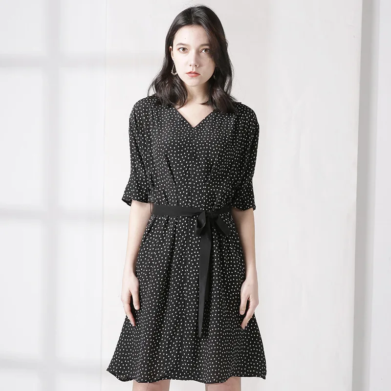 2019 Zomer Nieuwe Stijl Polka Dot Zijden Jurk Vrouwen V-hals Taille Knuffelen Lace-up 100 Moerbei Zijde EEN -lijn Rok 2019 Zomer Nieuwe Stijl Polka Dot Zijden Jurk Vrouwen V-hals Taille Knuffelen Lace-up 100 Moerbei Zijde EEN -lijn Rok
