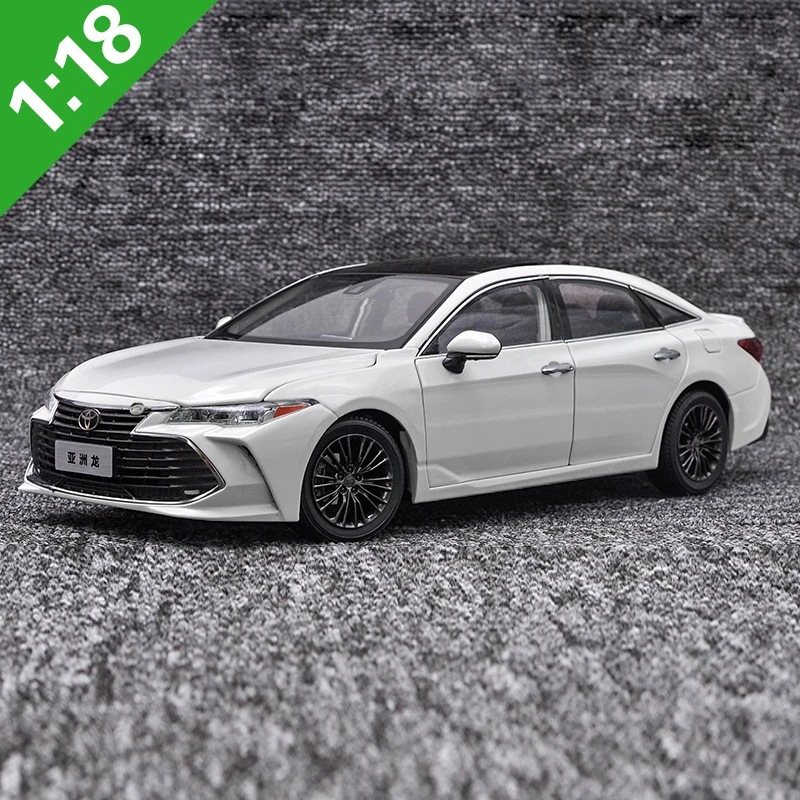 1:18 Toyota Avalon литые модели автомобилей из сплава игрушки металлические