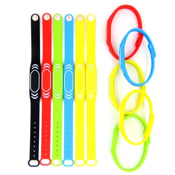 

1Pcs Wrist band Bracelet Readable Tag 125KHz EM4100 TK4100 RFID Card Read Only Wristband Keyfob Waterproof Access Control Card