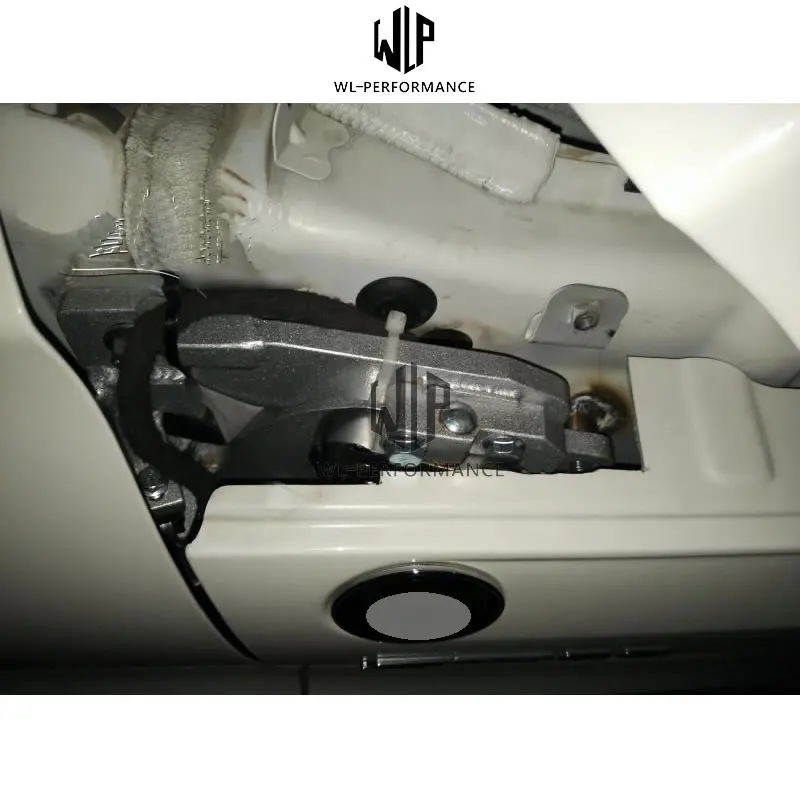 宝马E82 Z4 剪刀门套件   2