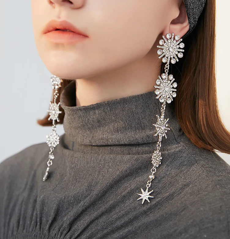 2023 trend Long tassels earrings boasting pendant female Unusual Stud earrings fashion jewelry for women