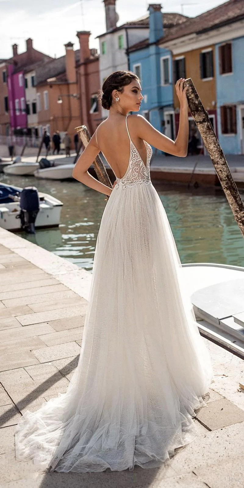 gali-karten-2019-beach-wedding-dresses-side (5)