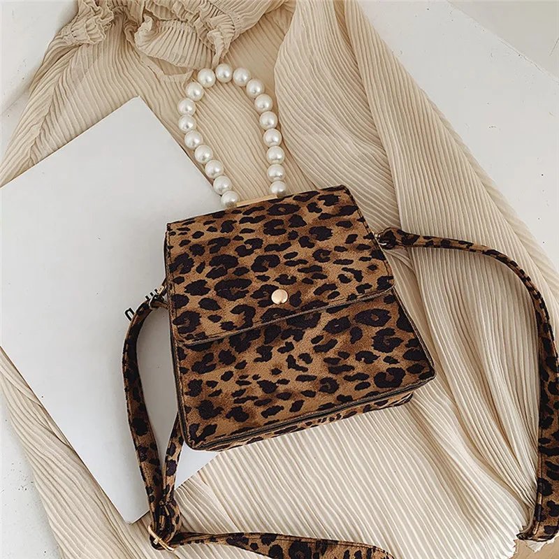 LJD91209894BW_0434315478019719835