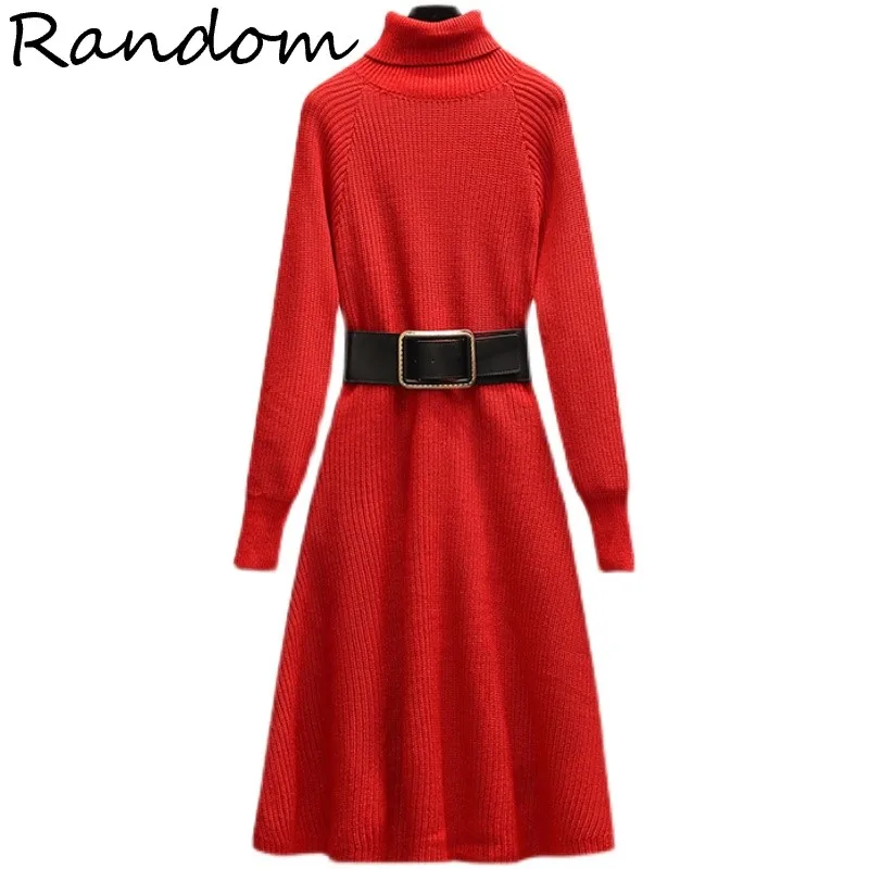 Трикотажное платье-свитер с длинным рукавом и высоким воротником | Женская